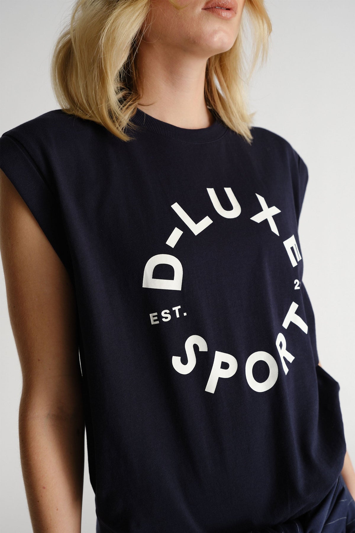D-Luxe Stamp Tank