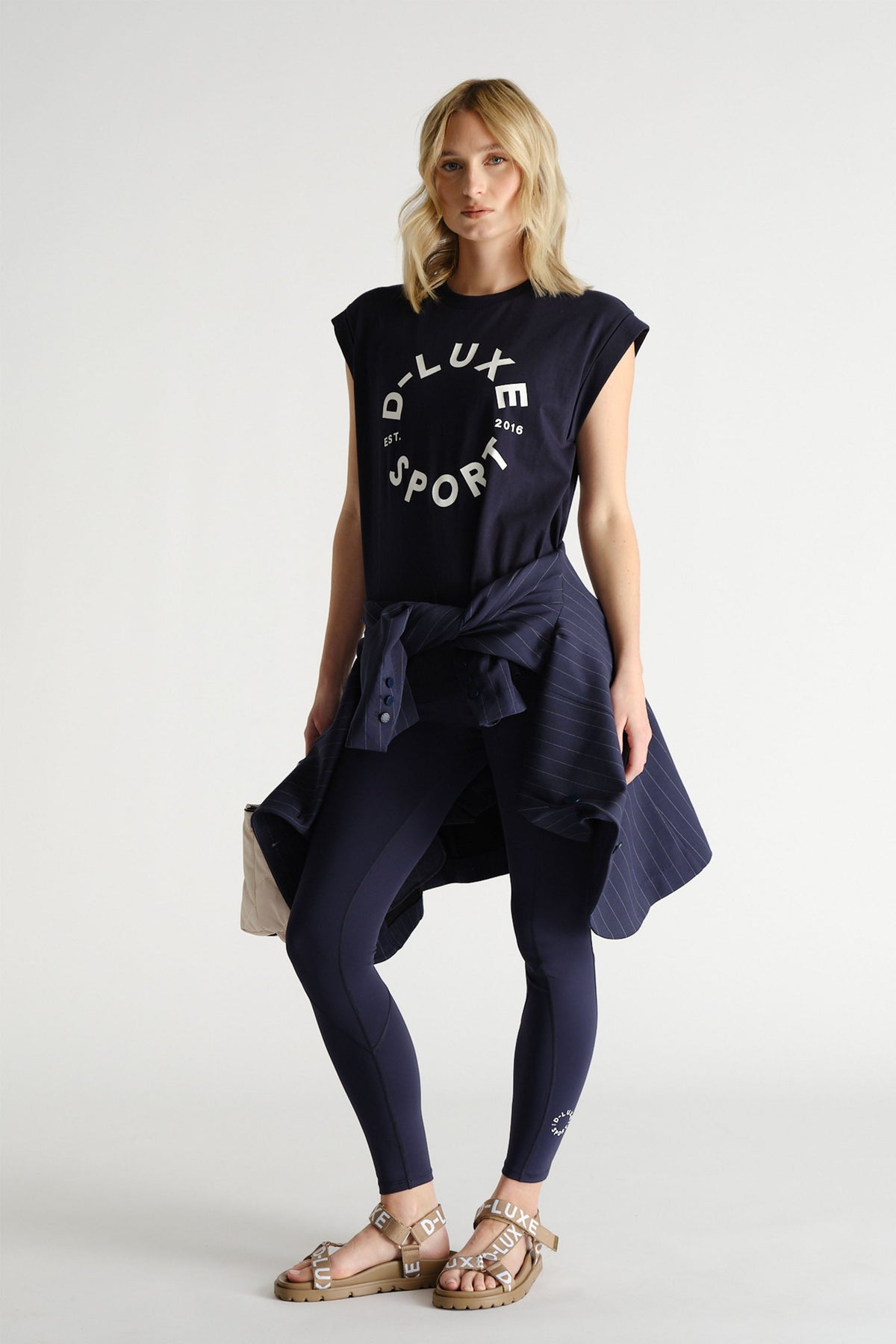 D-Luxe Stamp Tank