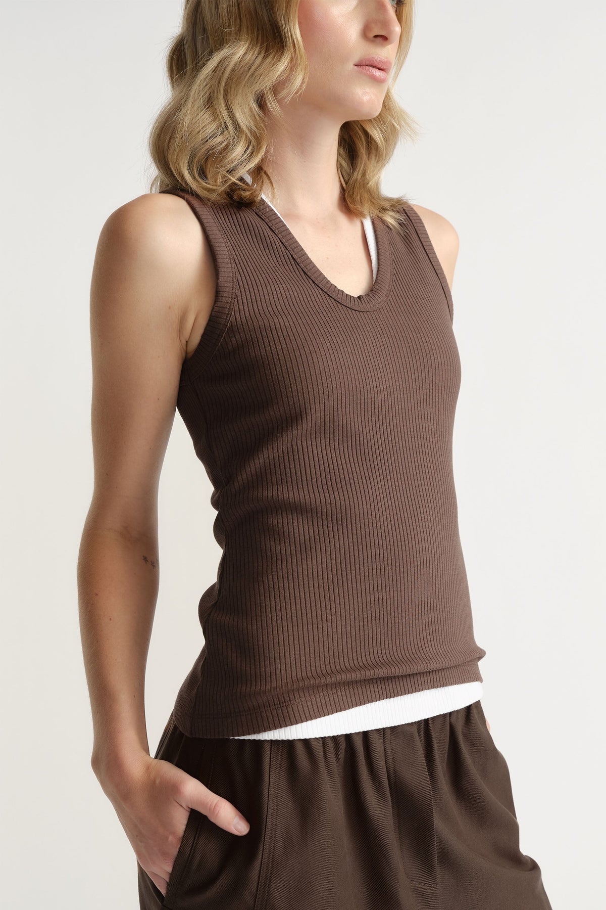 D-Luxe Ribbed Scoop Tank