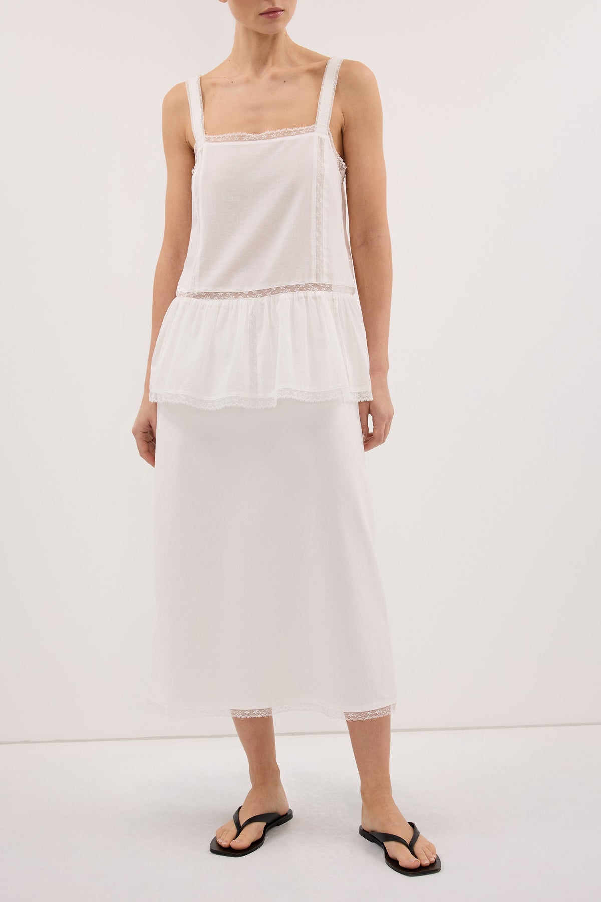 ROSIN WHITE KNEE LENGTH SKIRT
