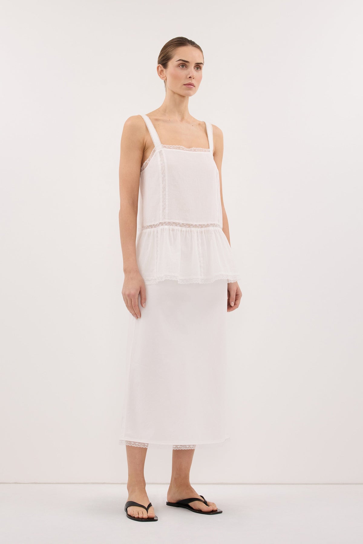 ROSIN WHITE KNEE LENGTH SKIRT