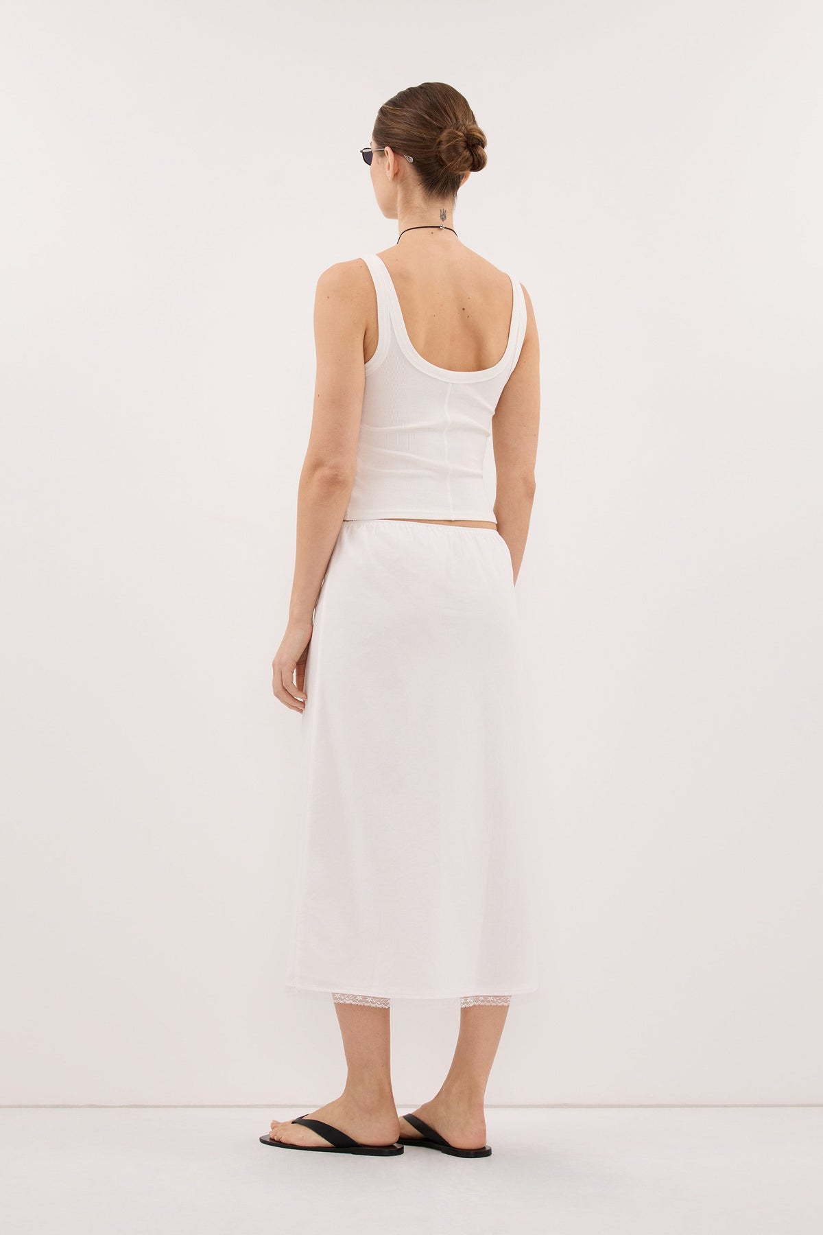 ROSIN WHITE KNEE LENGTH SKIRT