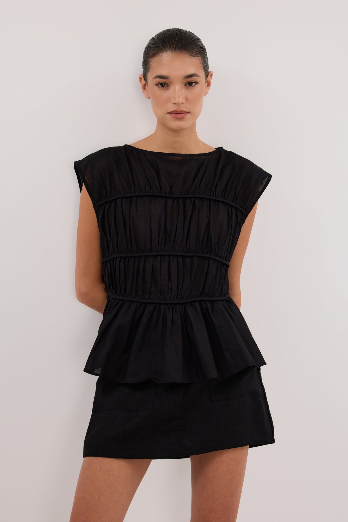 EVA BLACK LINEN SKORT