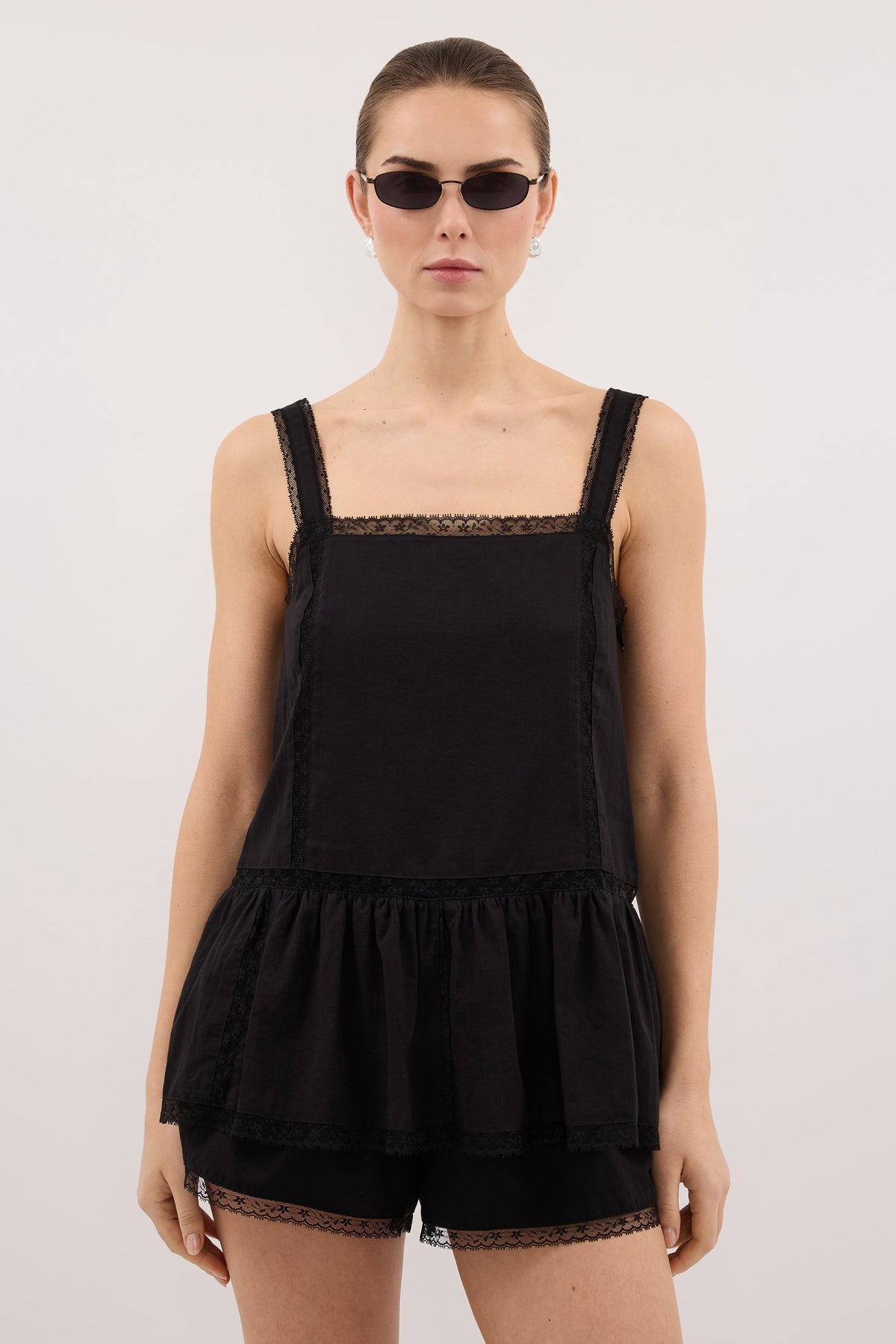 ROSIN BLACK LACE TRIM SHORT