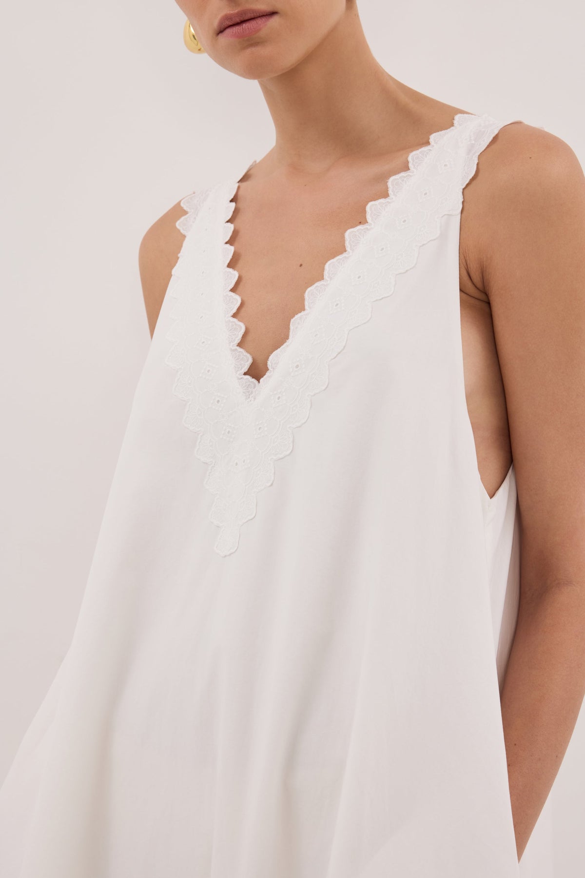 ANNABEL WHITE SLEEVELESS V NECK MIDI DRESS