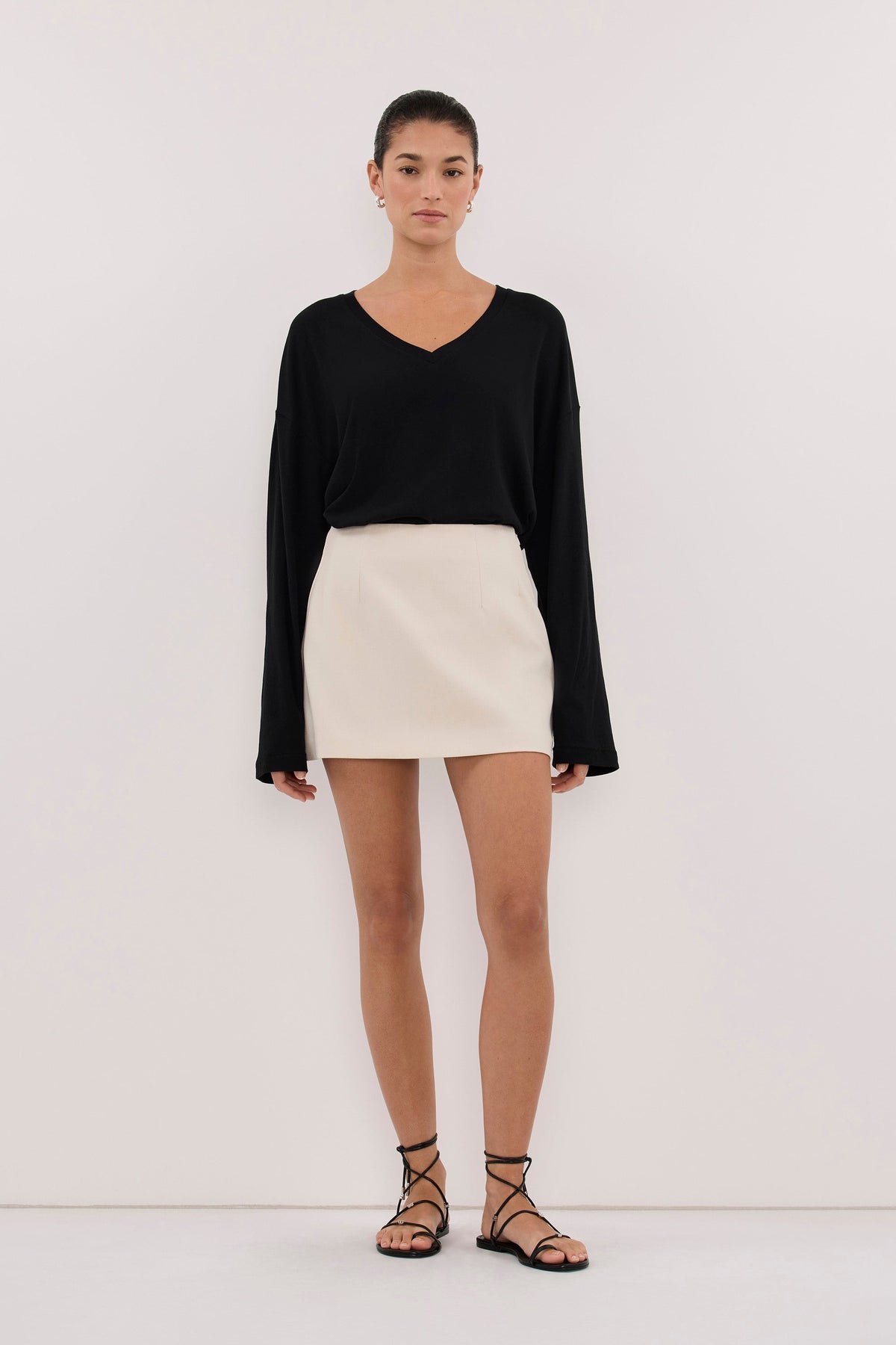 TRINITY BONE TAILORED SKORT