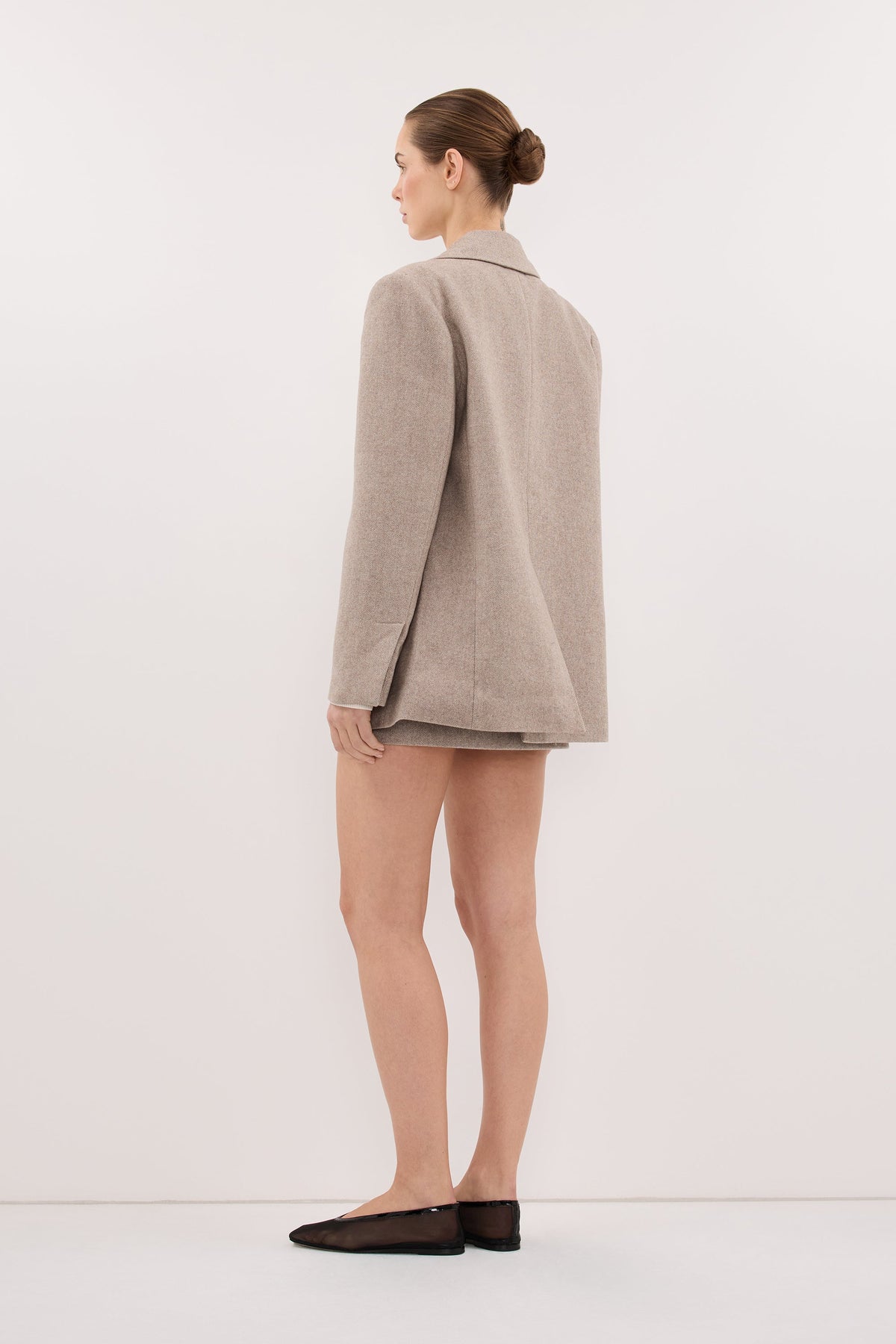 AINSLY OAT TEXTURED MICRO SKORT