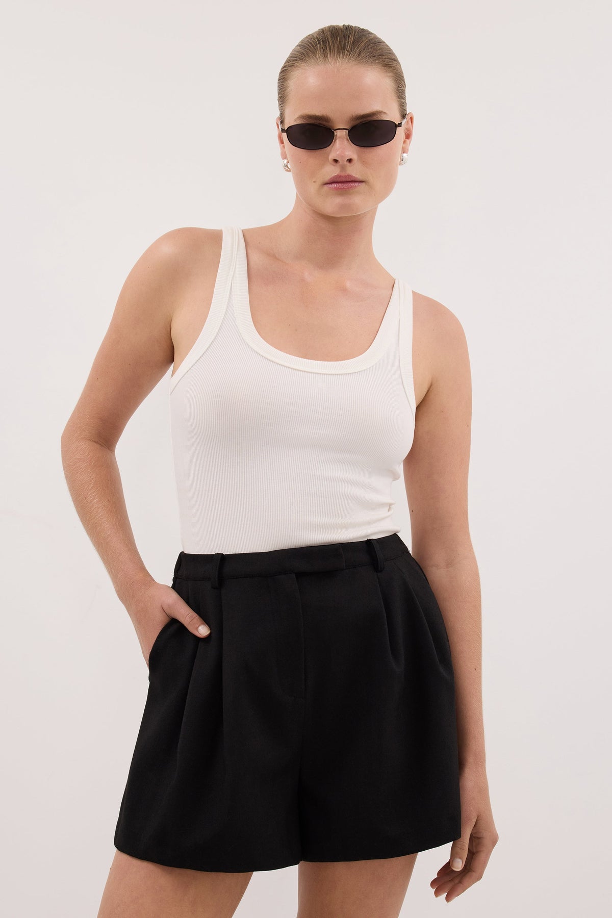 CYRUS BLACK TAILORED SHORT