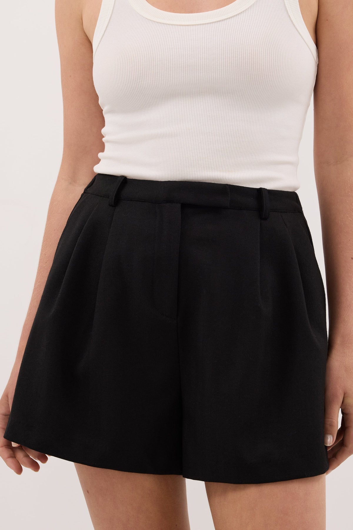 CYRUS BLACK TAILORED SHORT