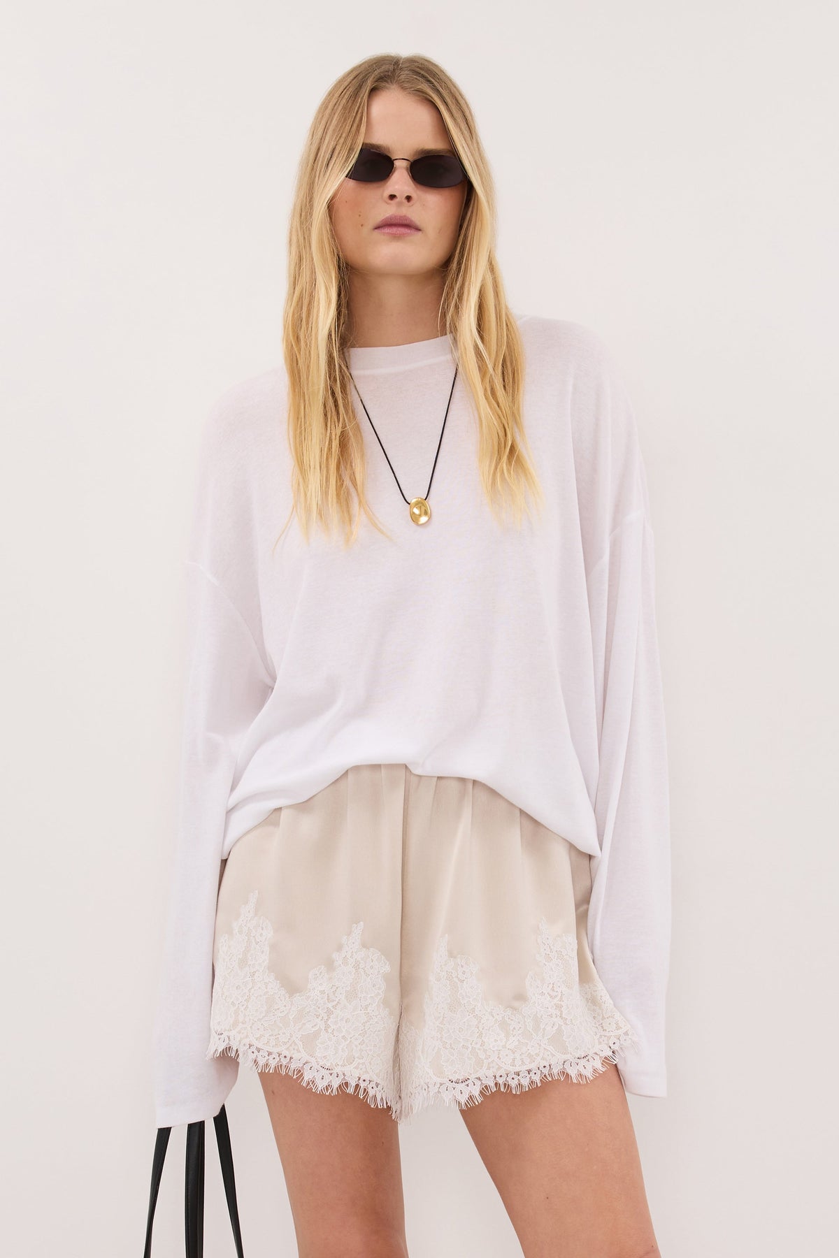 SELENE OYSTER SATIN SHORT