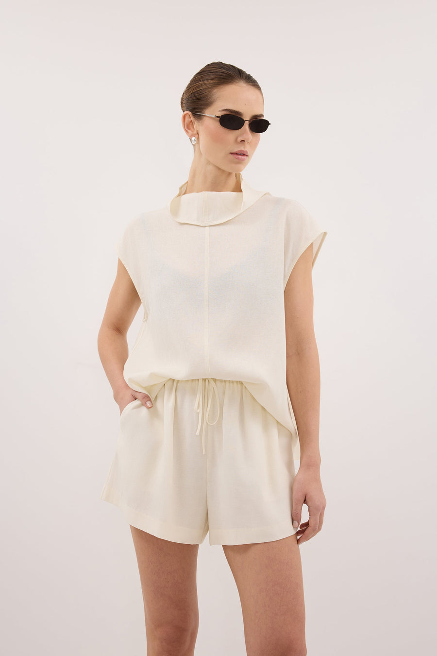 CALIA CREAM DRAWSTRING SHORT