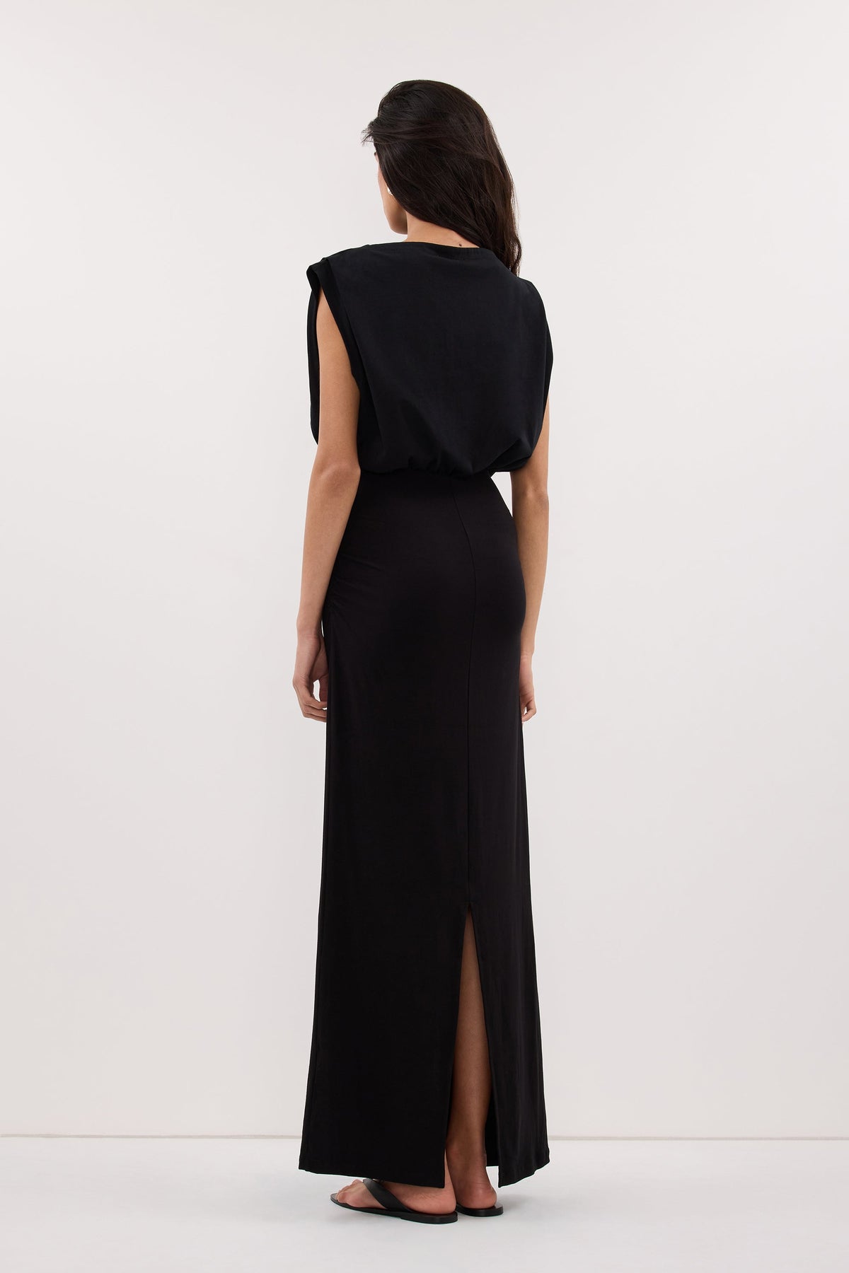 LIORA BLACK SLEEVELESS MAXI DRESS