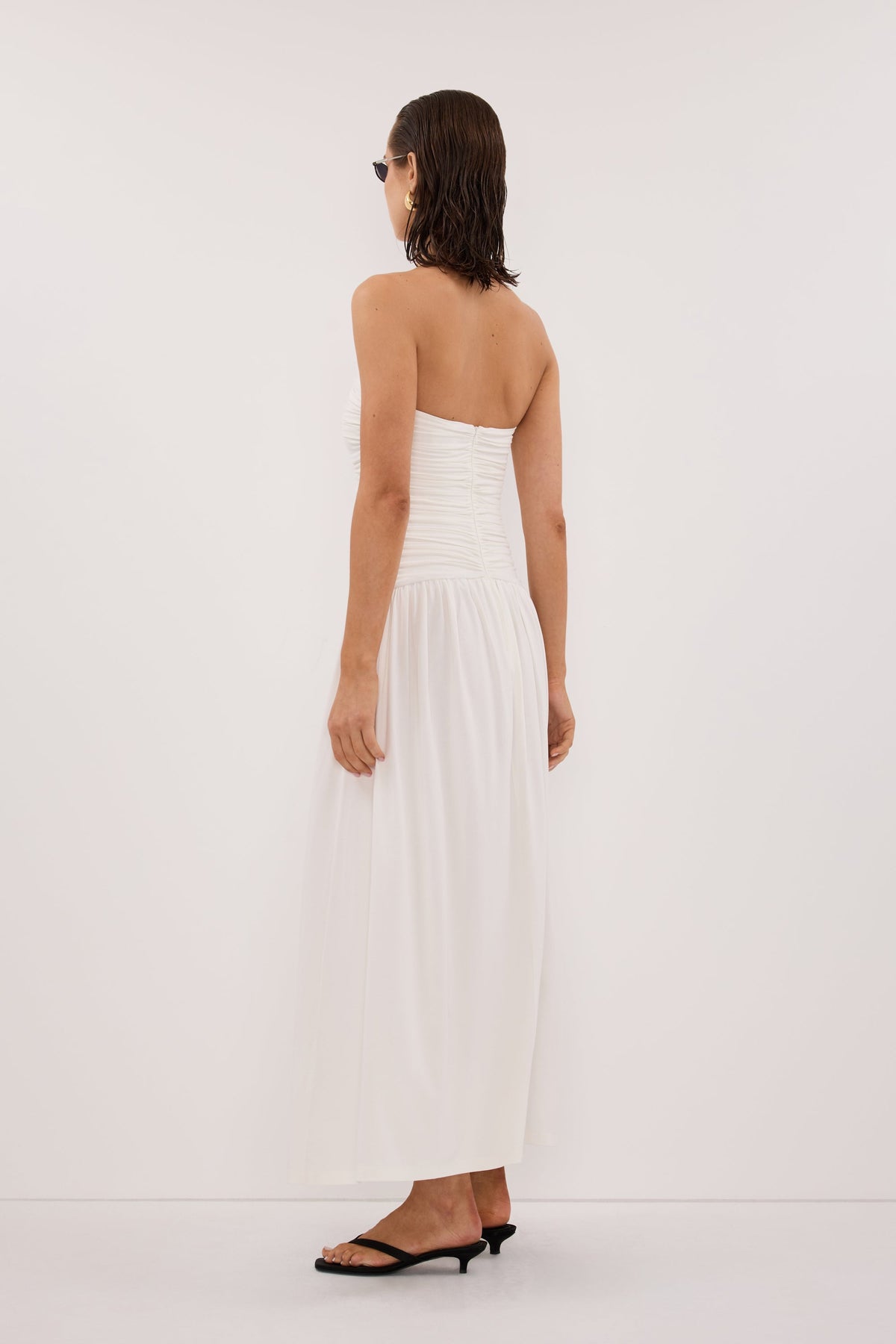 SHARI OFF WHITE STRAPLESS BANDEAU MIDI DRESS