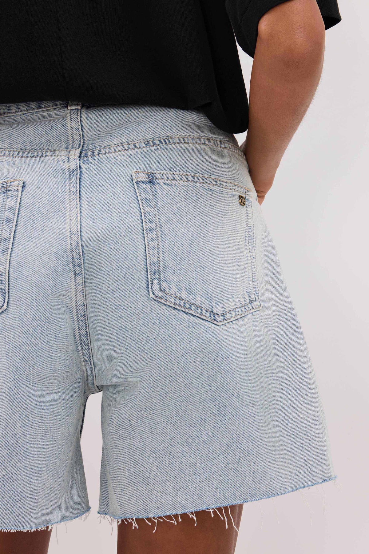 MARLEY LIGHT RINSE DENIM SHORT
